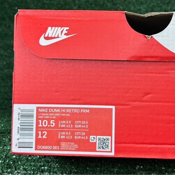 Nike Dunk High Shoes - Picture 9 of 9